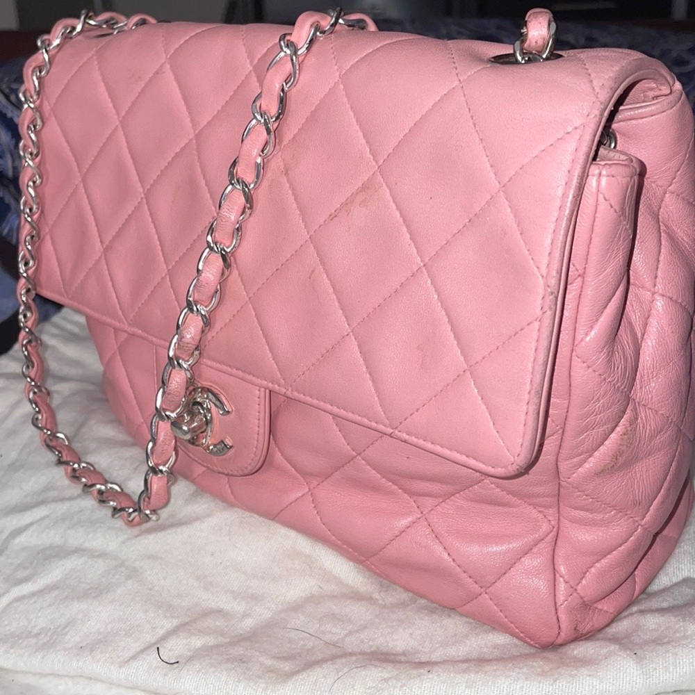 CHANEL late 80s Pink w/Silver Lthr
Chain, Quilted Lambskin/Ex Cond. Slvr
hrdwr.